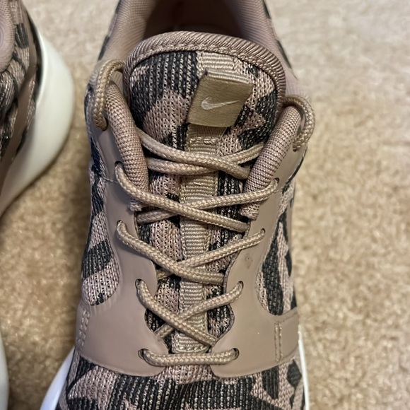 Nike size 8 - Picture 3 of 7